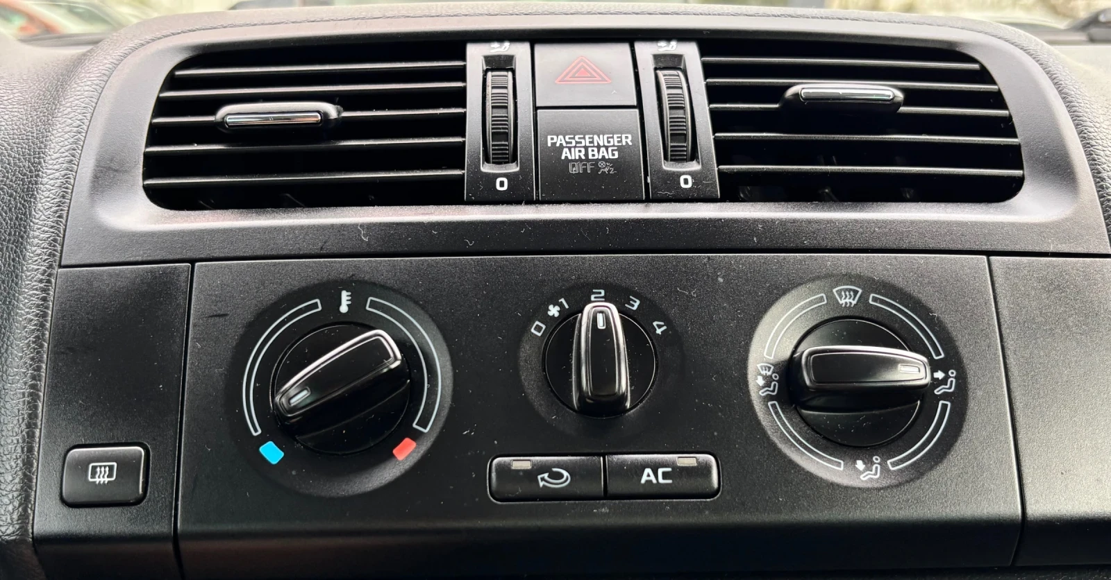 Skoda Fabia  // | Mobile.bg   15