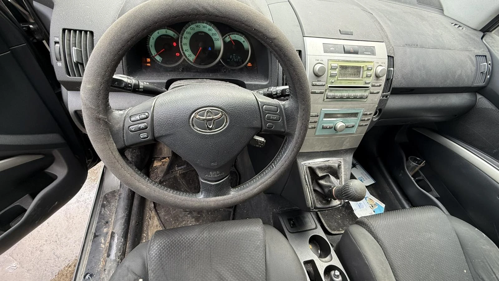 Toyota Corolla verso, снимка 3 - Автомобили и джипове - 54212672