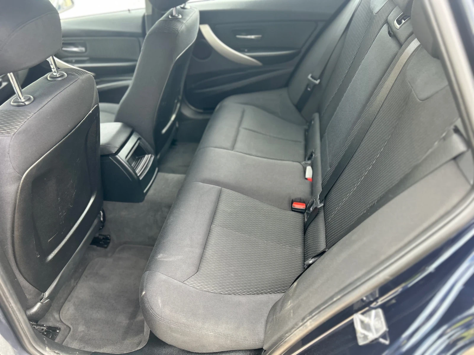 BMW 318 d, снимка 15 - Автомобили и джипове - 54427393