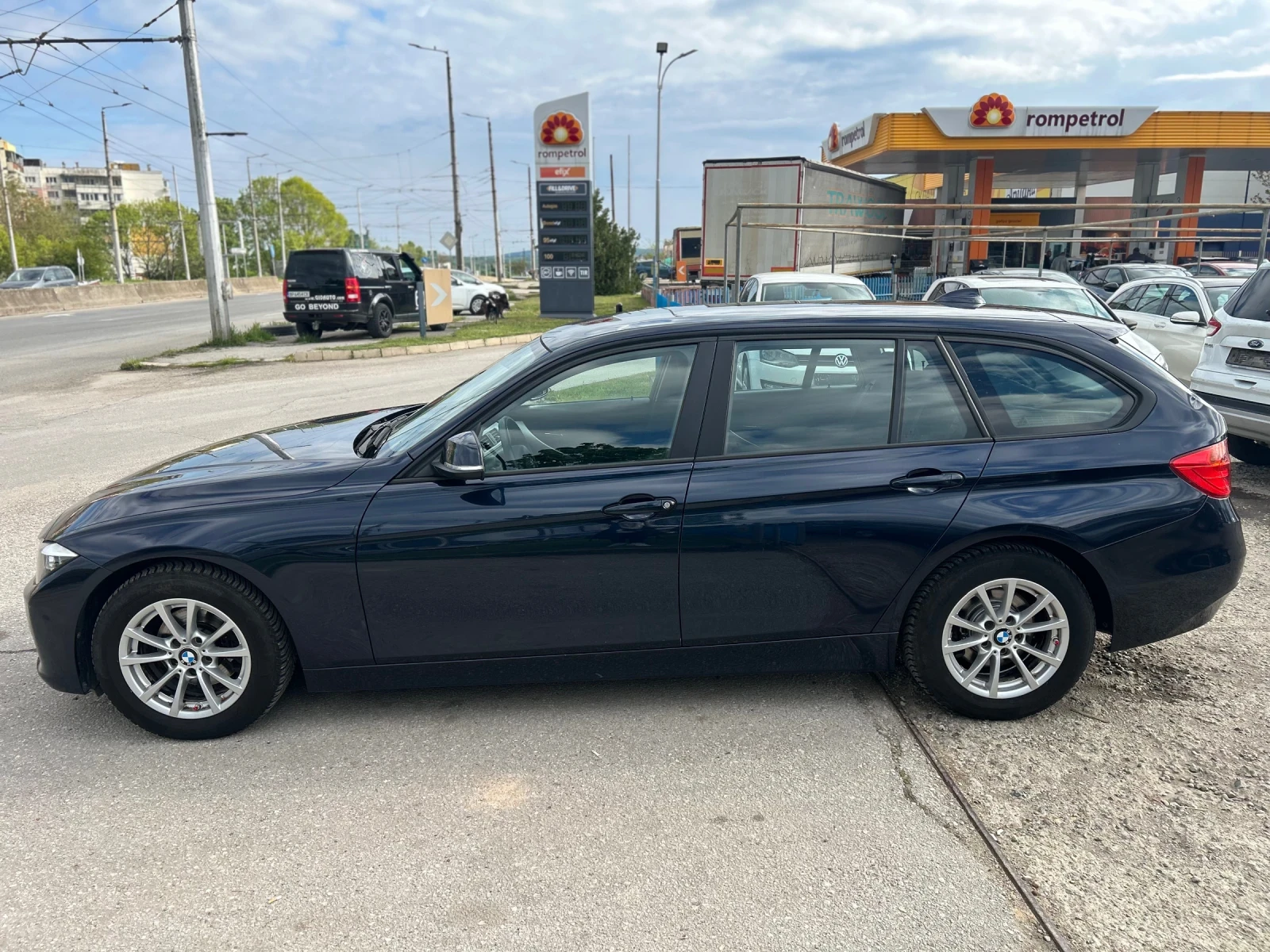 BMW 318 d, снимка 4 - Автомобили и джипове - 54427393