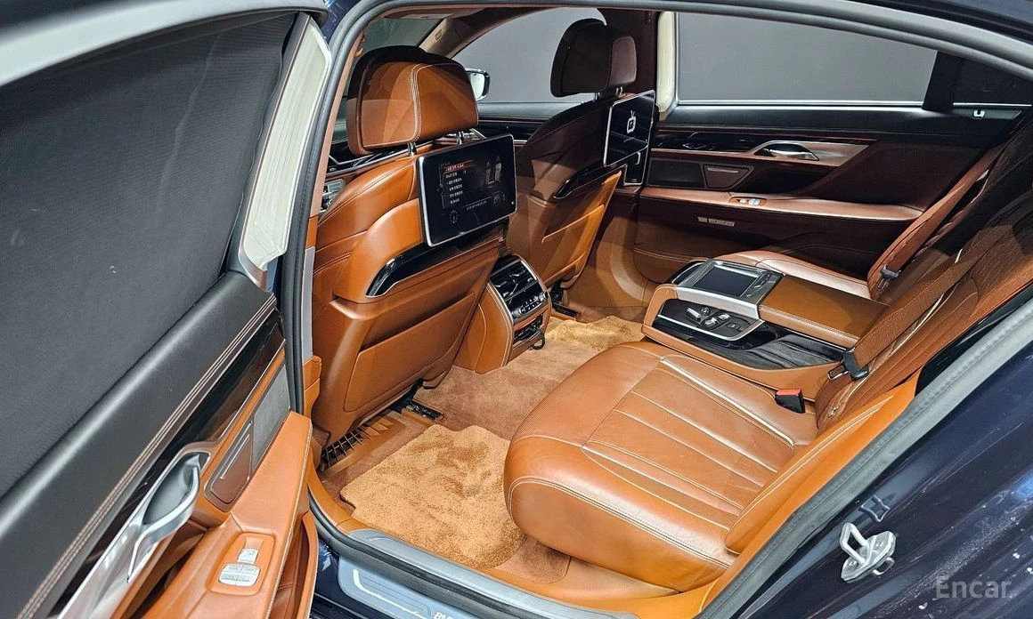 BMW 750, снимка 12 - Автомобили и джипове - 54629566