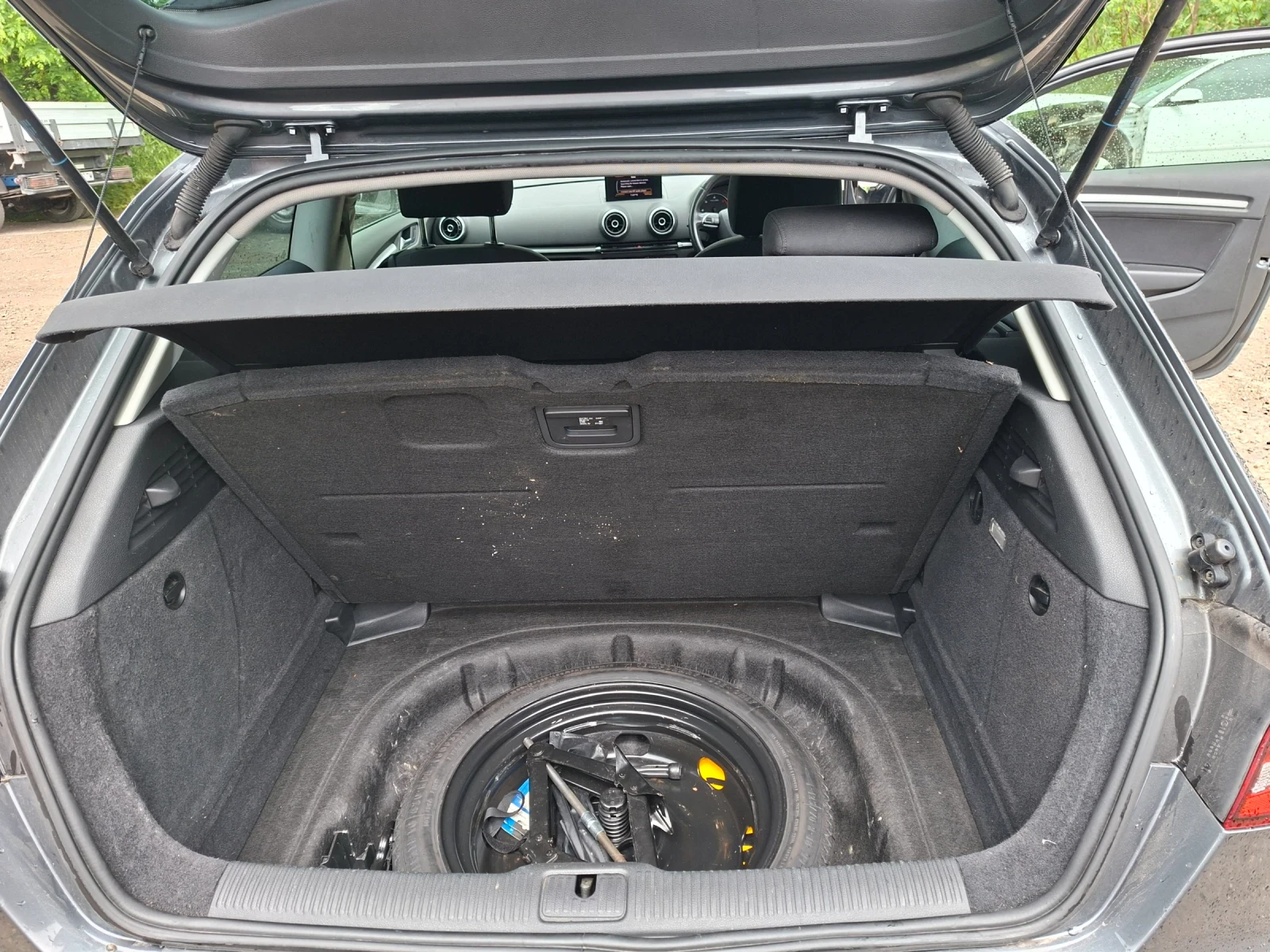 Audi A3 2.0 тди, снимка 8 - Автомобили и джипове - 54647435