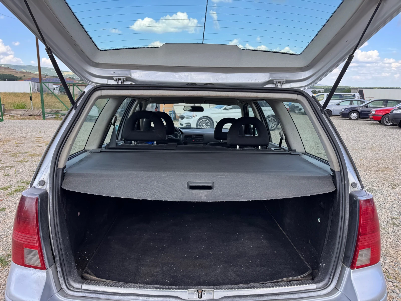 VW Bora 1.9 TDI / 4x4, снимка 10 - Автомобили и джипове - 54973669