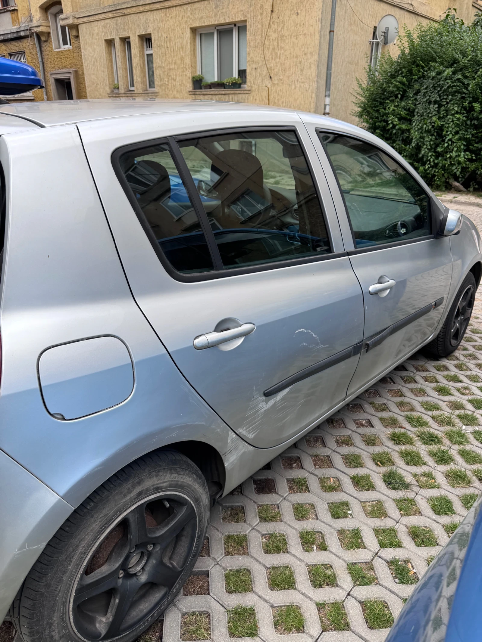 Renault Clio, снимка 3 - Автомобили и джипове - 55258042