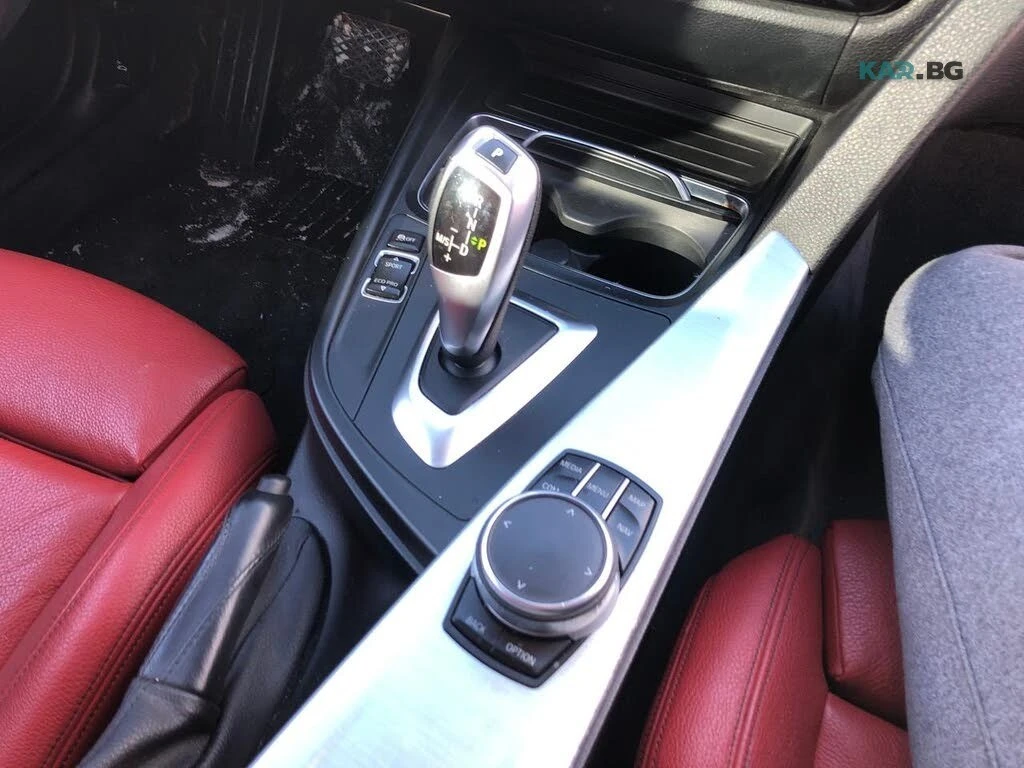 BMW 320 * xDrive * PANO * Автокредит * (Цена до България), снимка 13 - Автомобили и джипове - 55266396