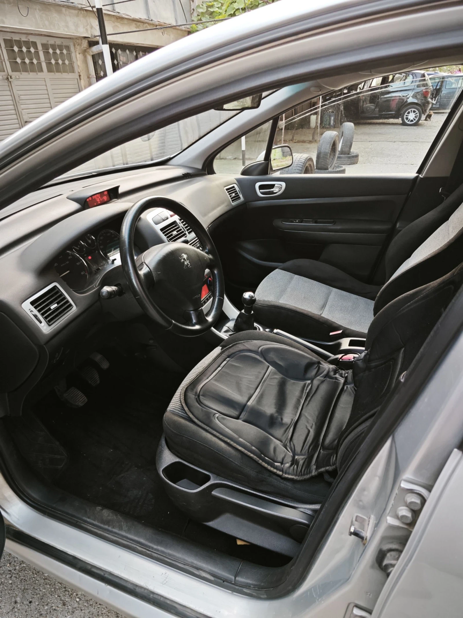 Peugeot 307, снимка 14 - Автомобили и джипове - 55423547