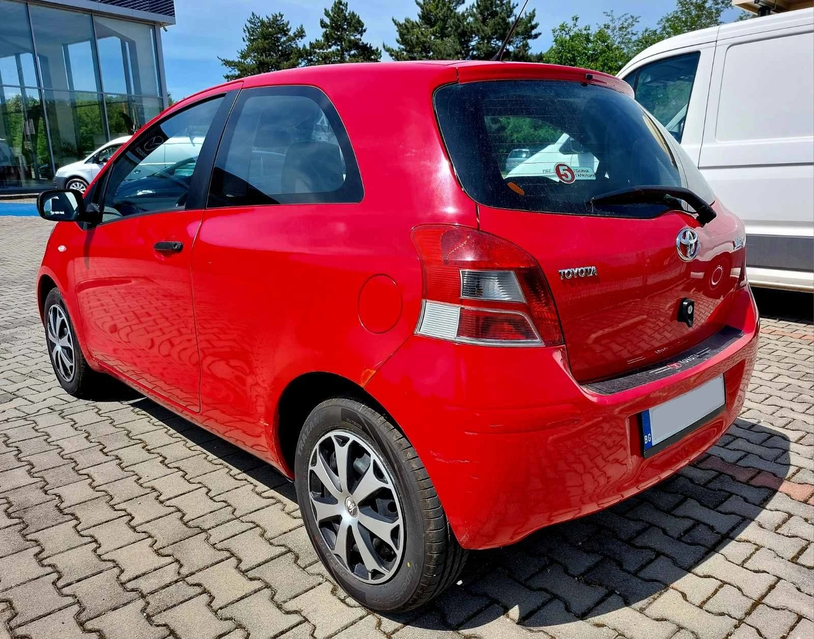 Toyota Yaris 1.0 VVT-i 5MT 3D Terra, снимка 4 - Автомобили и джипове - 55440234