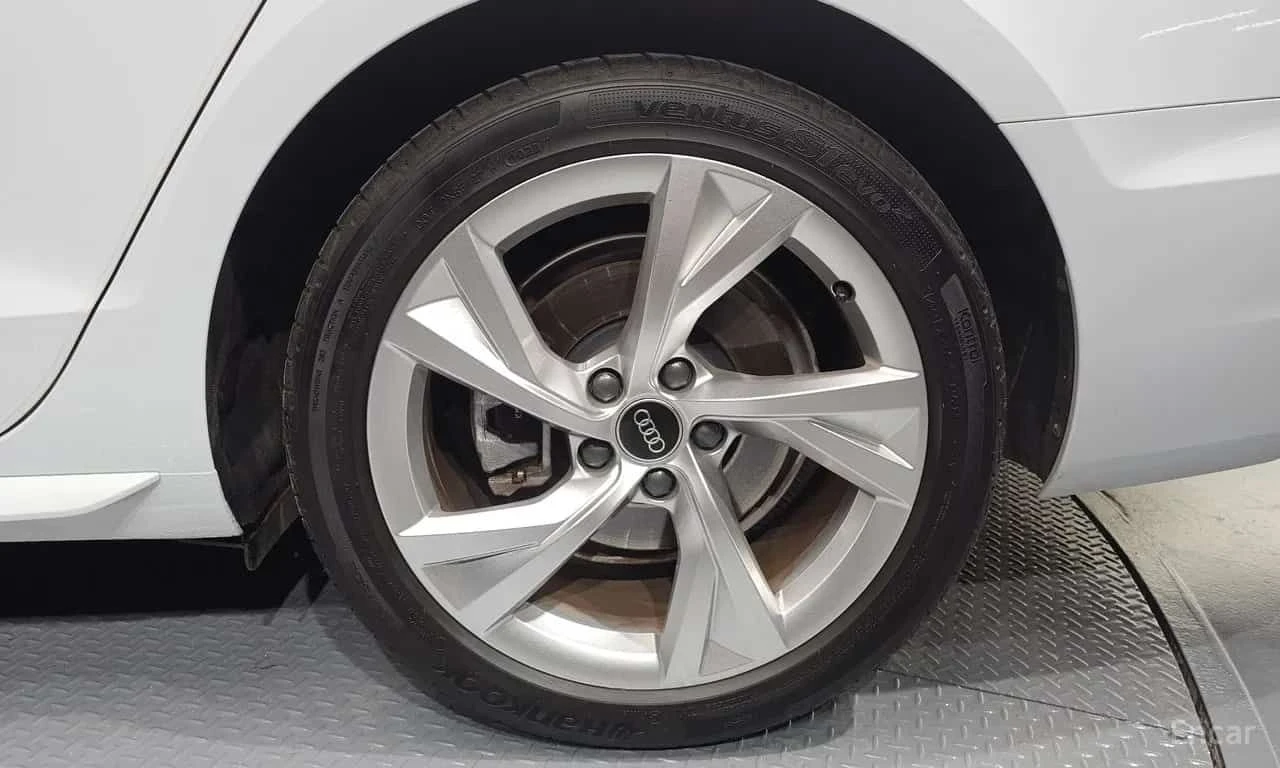 Audi A4 * 40 TFSI Premium * ОБДУХВАНЕ * ХЕДЪП * МАТРИКС  , снимка 5 - Автомобили и джипове - 55559235