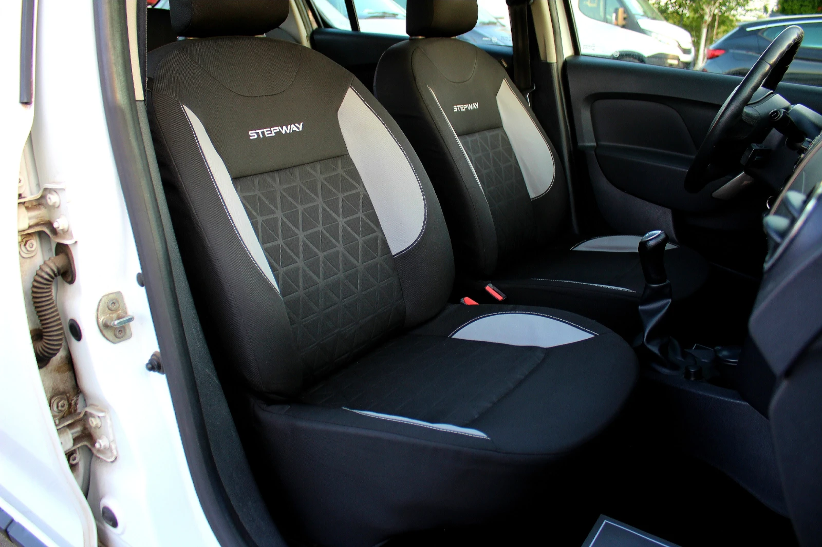Dacia Sandero STEPWAY 1.5DCi СОБСТВЕН ЛИЗИНГ, снимка 14 - Автомобили и джипове - 55892179