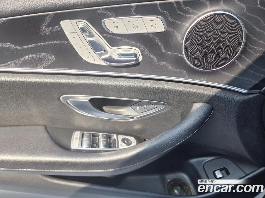 Mercedes-Benz E 300 E300 Avantgarde, снимка 15 - Автомобили и джипове - 56117524