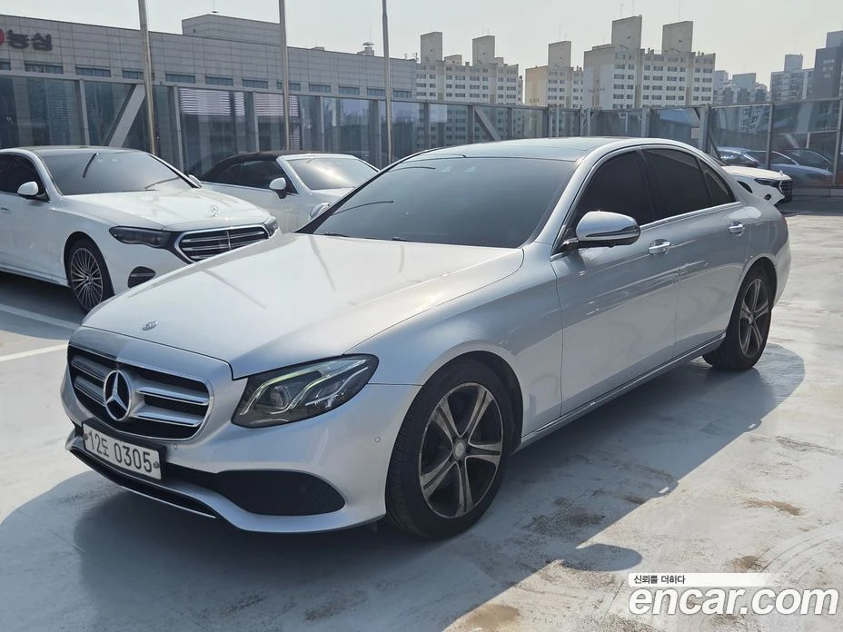 Mercedes-Benz E 300 E300 Avantgarde, снимка 2 - Автомобили и джипове - 56117524
