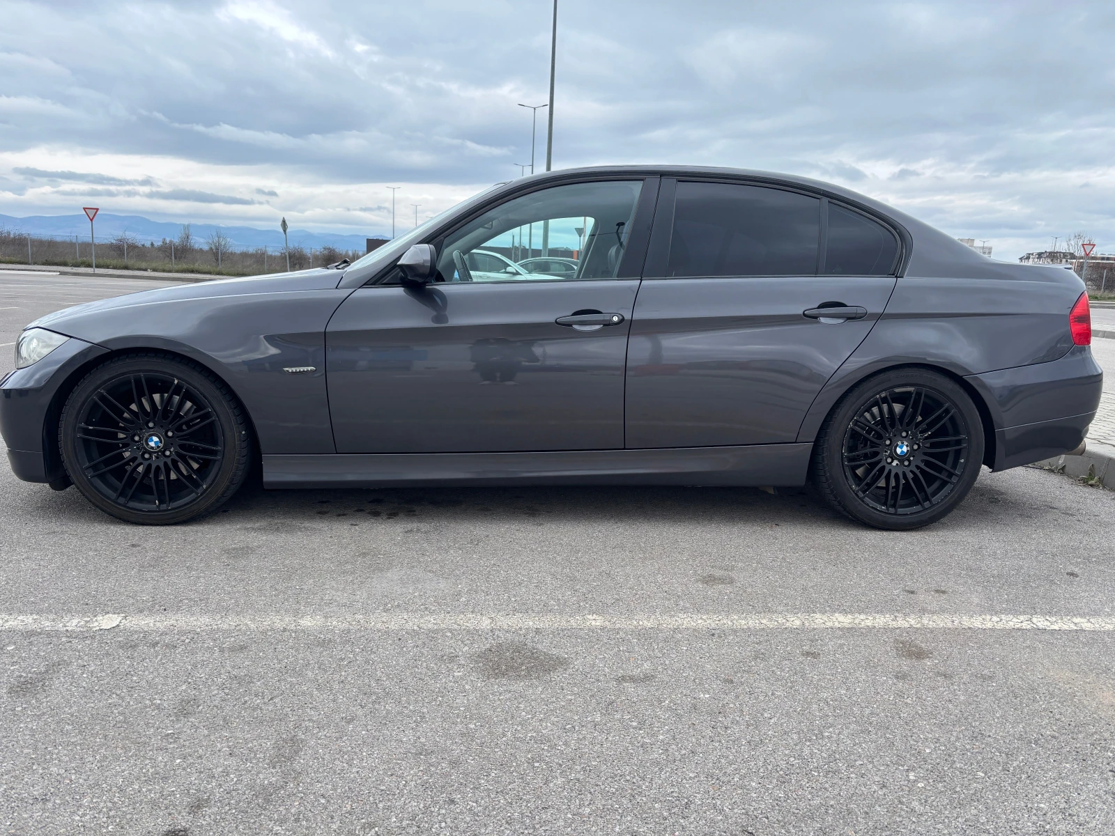BMW 330, снимка 4 - Автомобили и джипове - 56590835