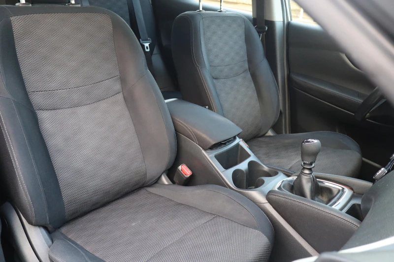 Nissan Qashqai 1.2i, снимка 15 - Автомобили и джипове - 52115821