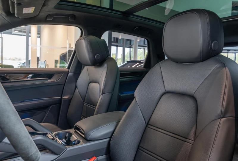 Porsche Cayenne GTS/FACELIFT/SPORT DESIGN/JAVA GREEN/BURM/PANO/HUD, снимка 9 - Автомобили и джипове - 52201856