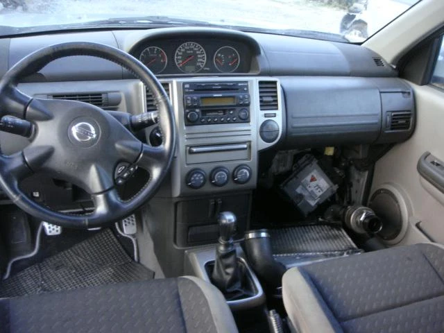 Nissan X-trail 2.2 TD-136k.c., снимка 9 - Автомобили и джипове - 15107606