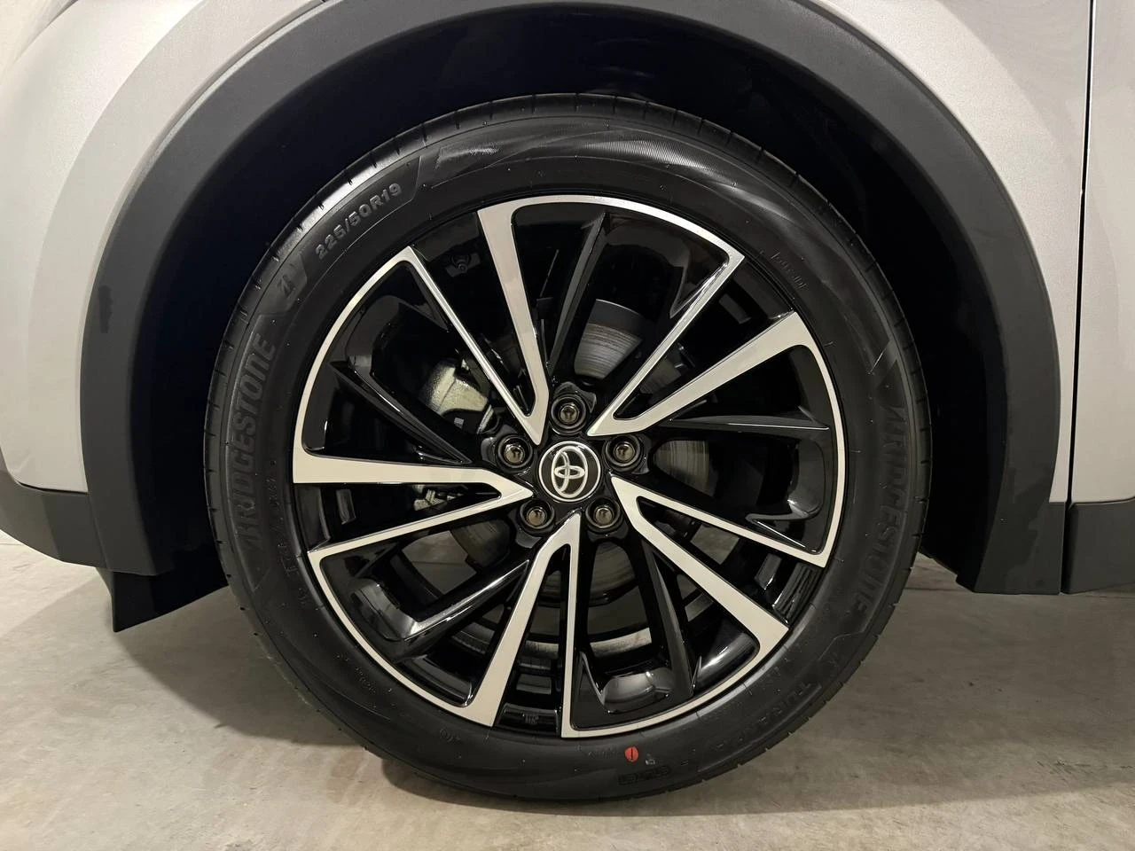 Toyota C-HR 2.0 Lounge* НАЛИЧНА JBL* Memory* 15 Години Гаранци - изображение 9