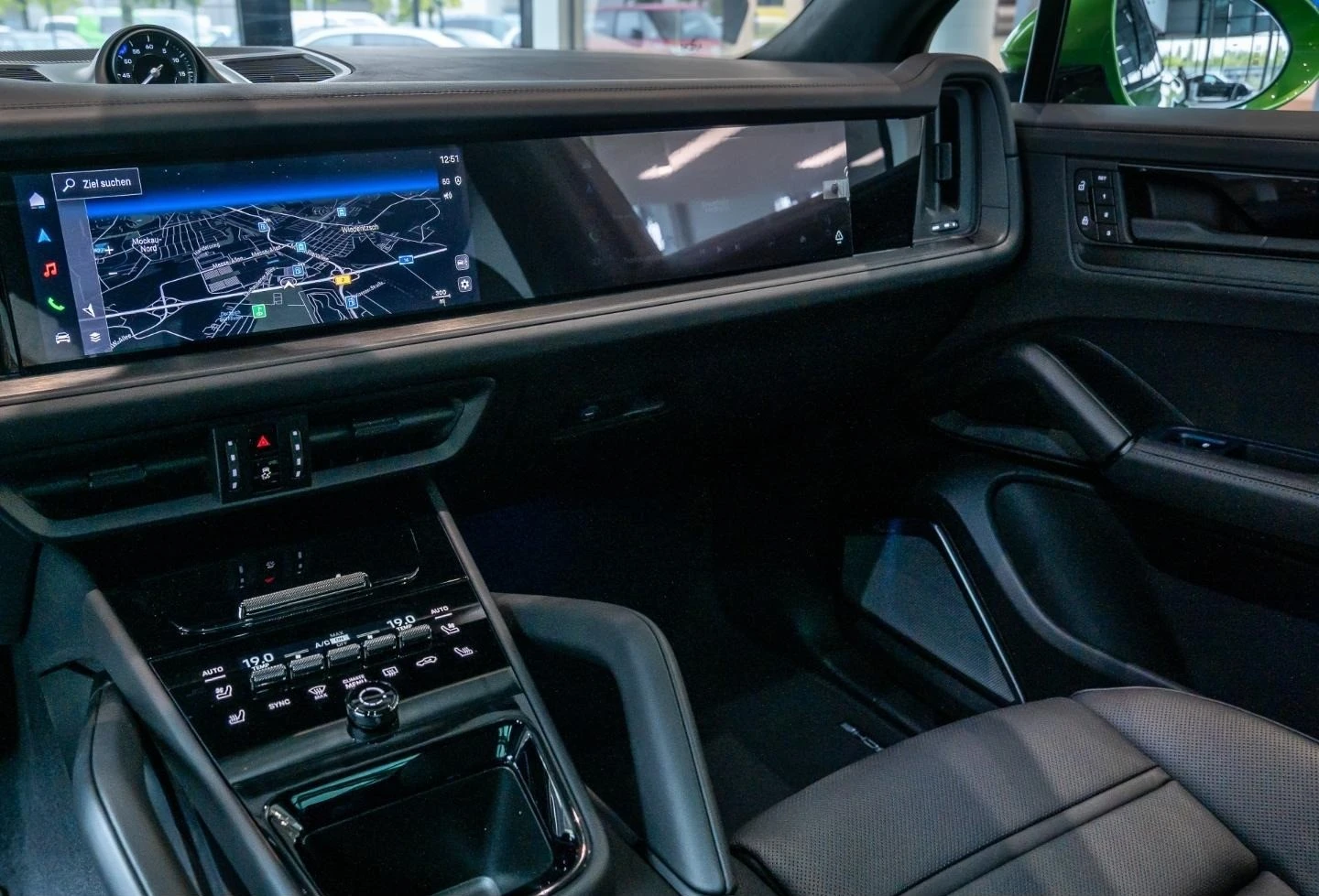 Porsche Cayenne GTS/FACELIFT/SPORT DESIGN/JAVA GREEN/BURM/PANO/HUD | Mobile.bg   13