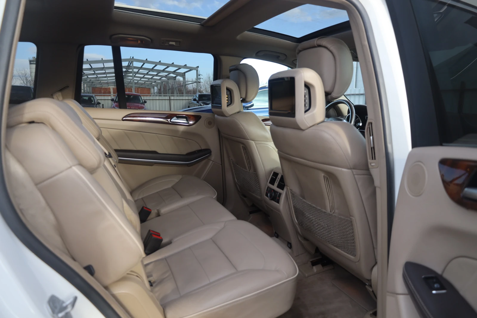 Mercedes-Benz GL 550 AMG 4M AIR KeyGO PANO SoftClos 360Kam MASSAGE iCar - изображение 8