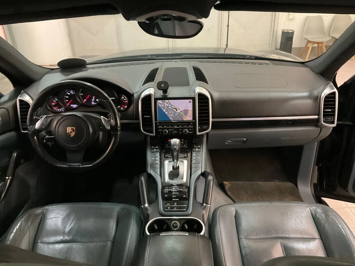 Porsche Cayenne Diesel, снимка 13 - Автомобили и джипове - 53787657