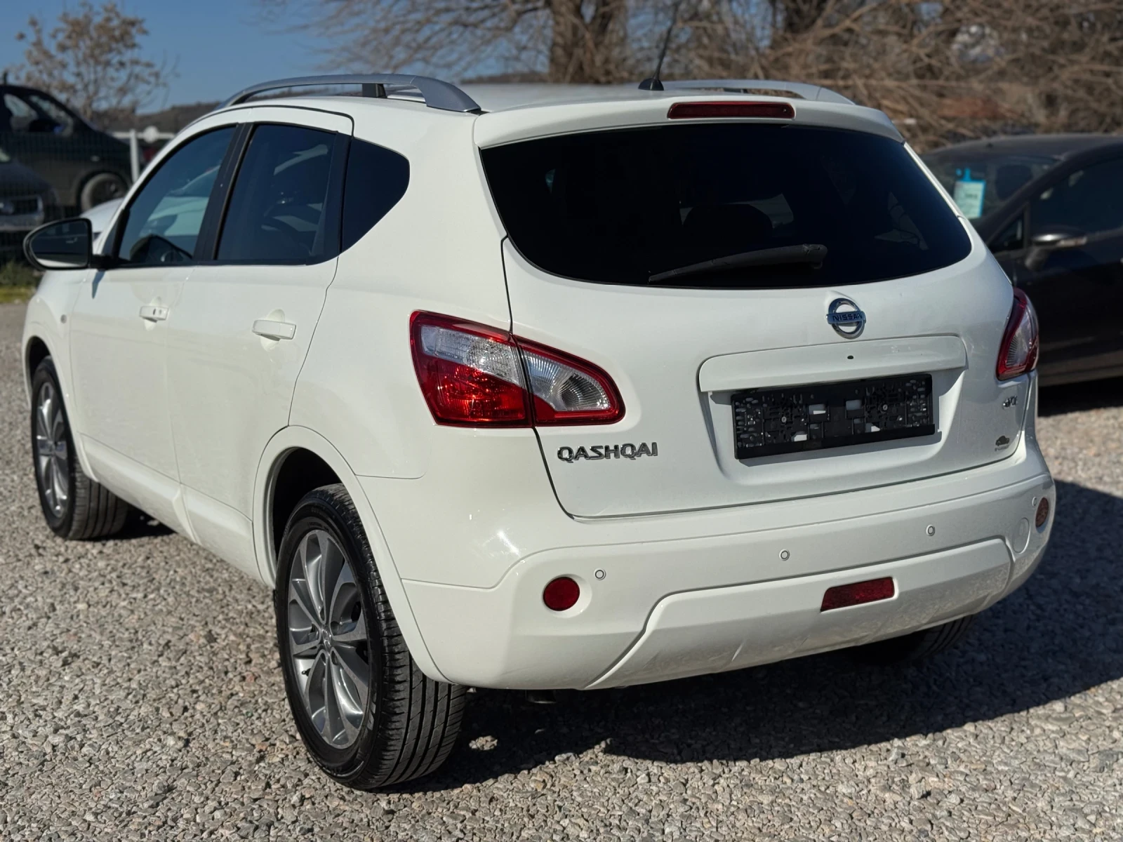 Nissan Qashqai Tekna 4x4 Automat, снимка 3 - Автомобили и джипове - 53799383