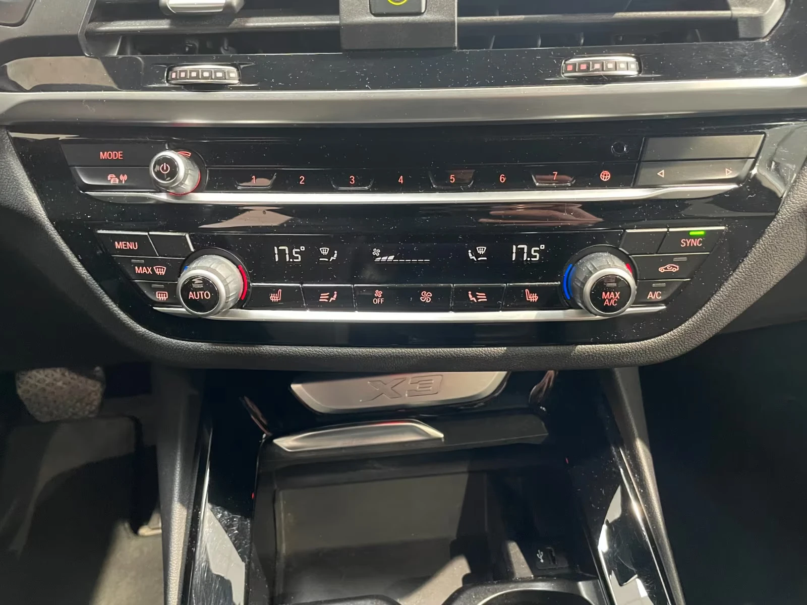 BMW X3 xDrive/20d/190HP/АВТОМАТ/FULL/CAM/LED/, снимка 13 - Автомобили и джипове - 54064339