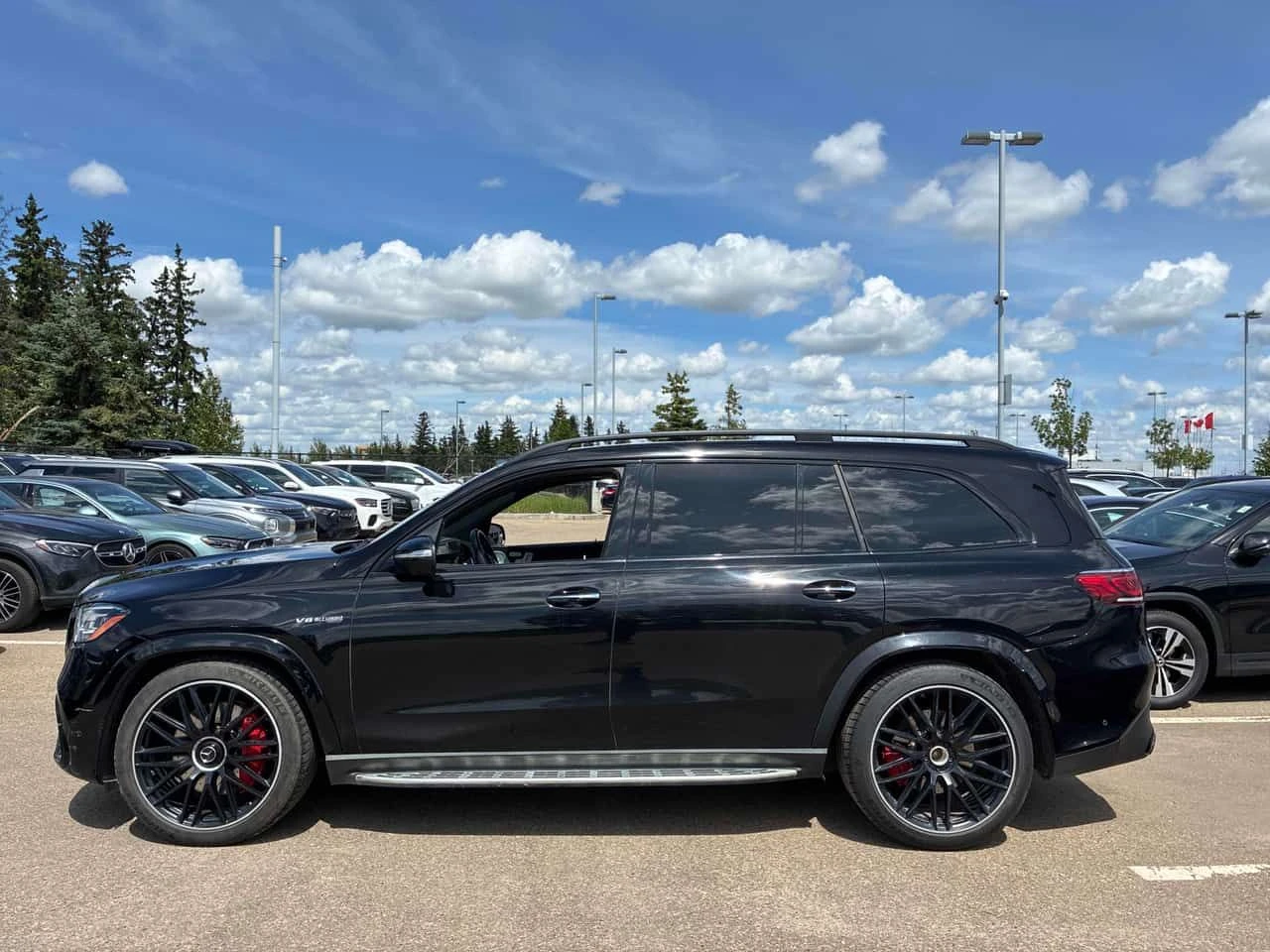 Mercedes-Benz GLS 63 AMG ДИСТРОНИК * 360 * BURMESTER * PANO * ОБДУХВАНЕ, снимка 2 - Автомобили и джипове - 55094057