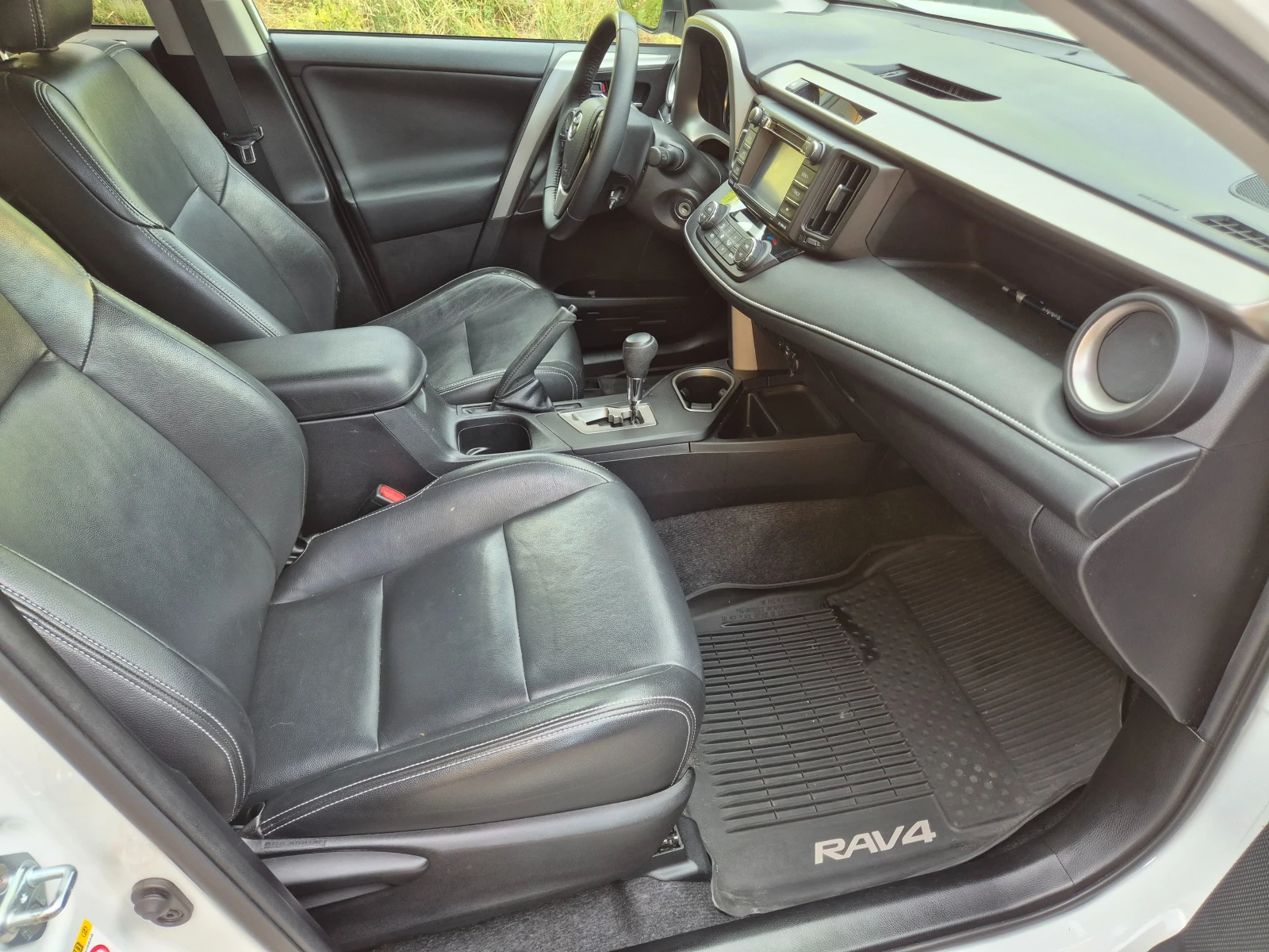 Toyota Rav4 2.5L 4X4, снимка 10 - Автомобили и джипове - 55317472
