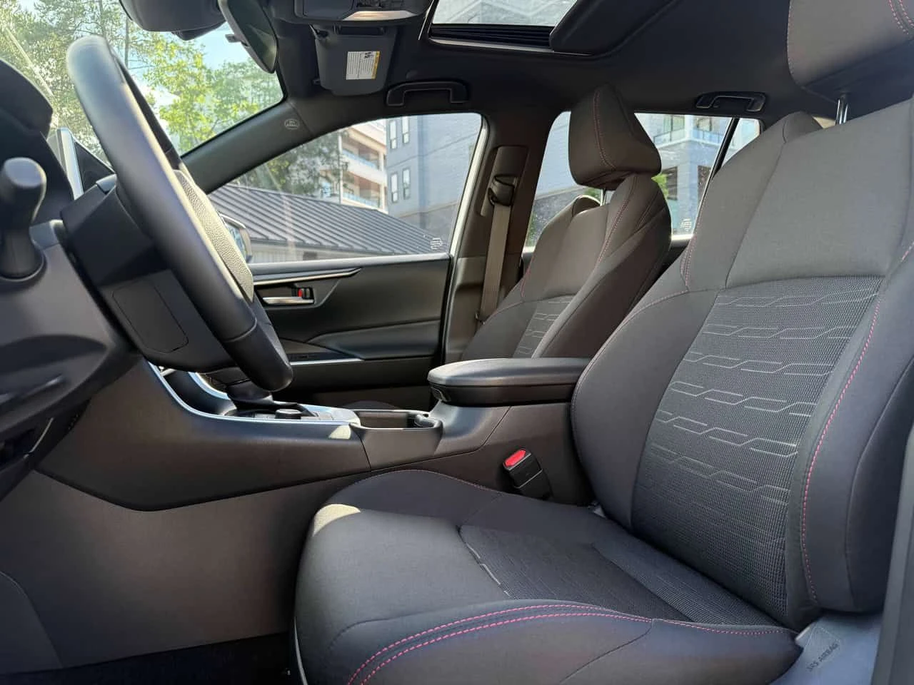 Toyota Rav4 * AWD * CARFAX * БЕЗ ПЪРВОНАЧАЛНА ВНОСКА, снимка 5 - Автомобили и джипове - 55529751