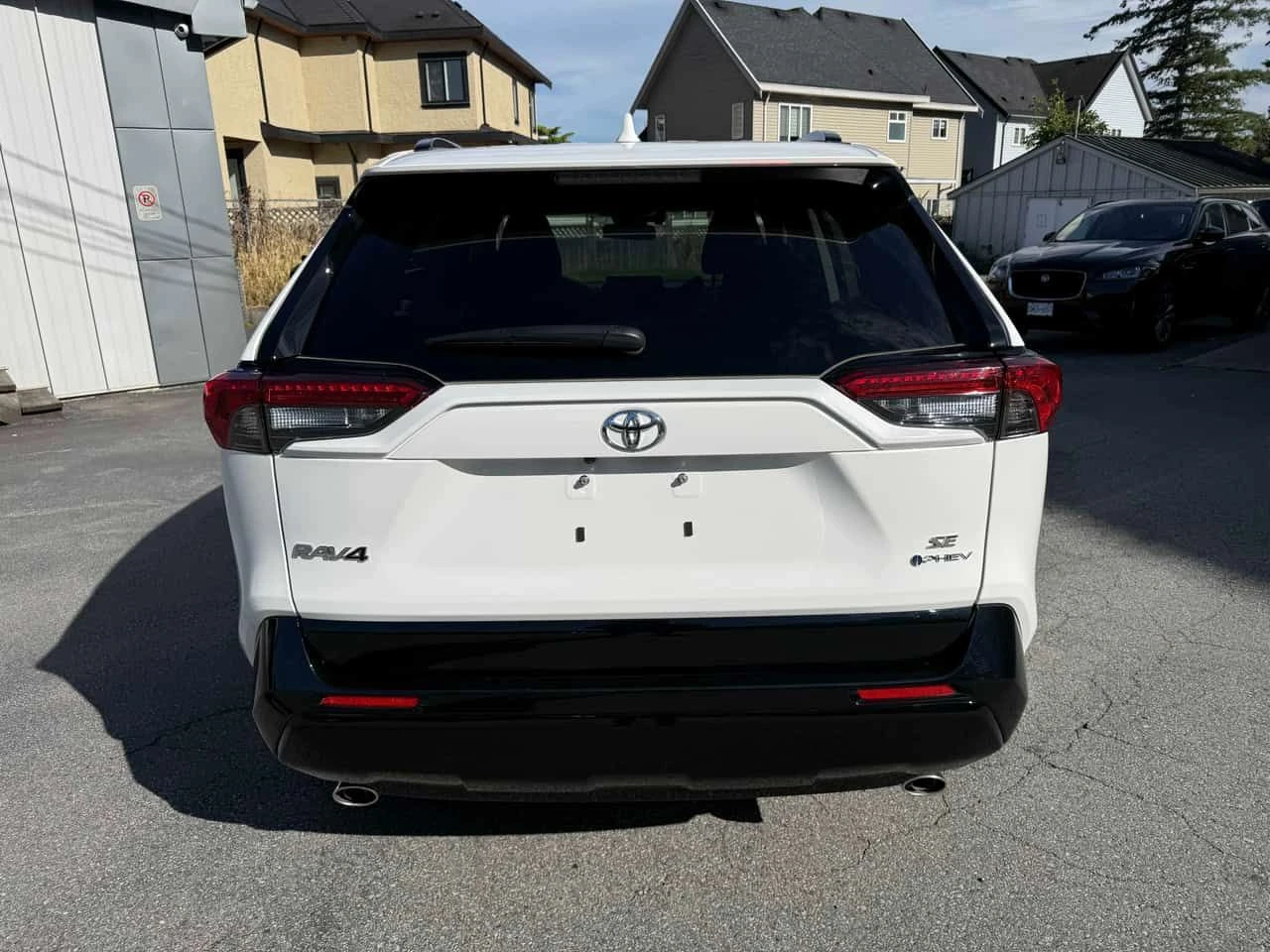 Toyota Rav4 * AWD * CARFAX * БЕЗ ПЪРВОНАЧАЛНА ВНОСКА, снимка 4 - Автомобили и джипове - 55529751