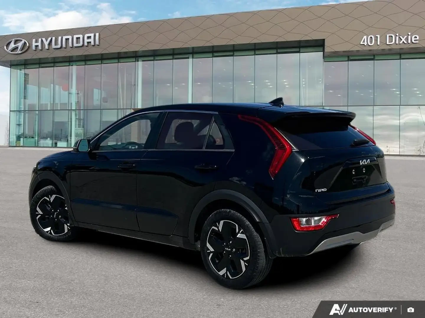 Kia Niro Premium Fwd 2 Keys Cloth Accident Free, снимка 2 - Автомобили и джипове - 55689721
