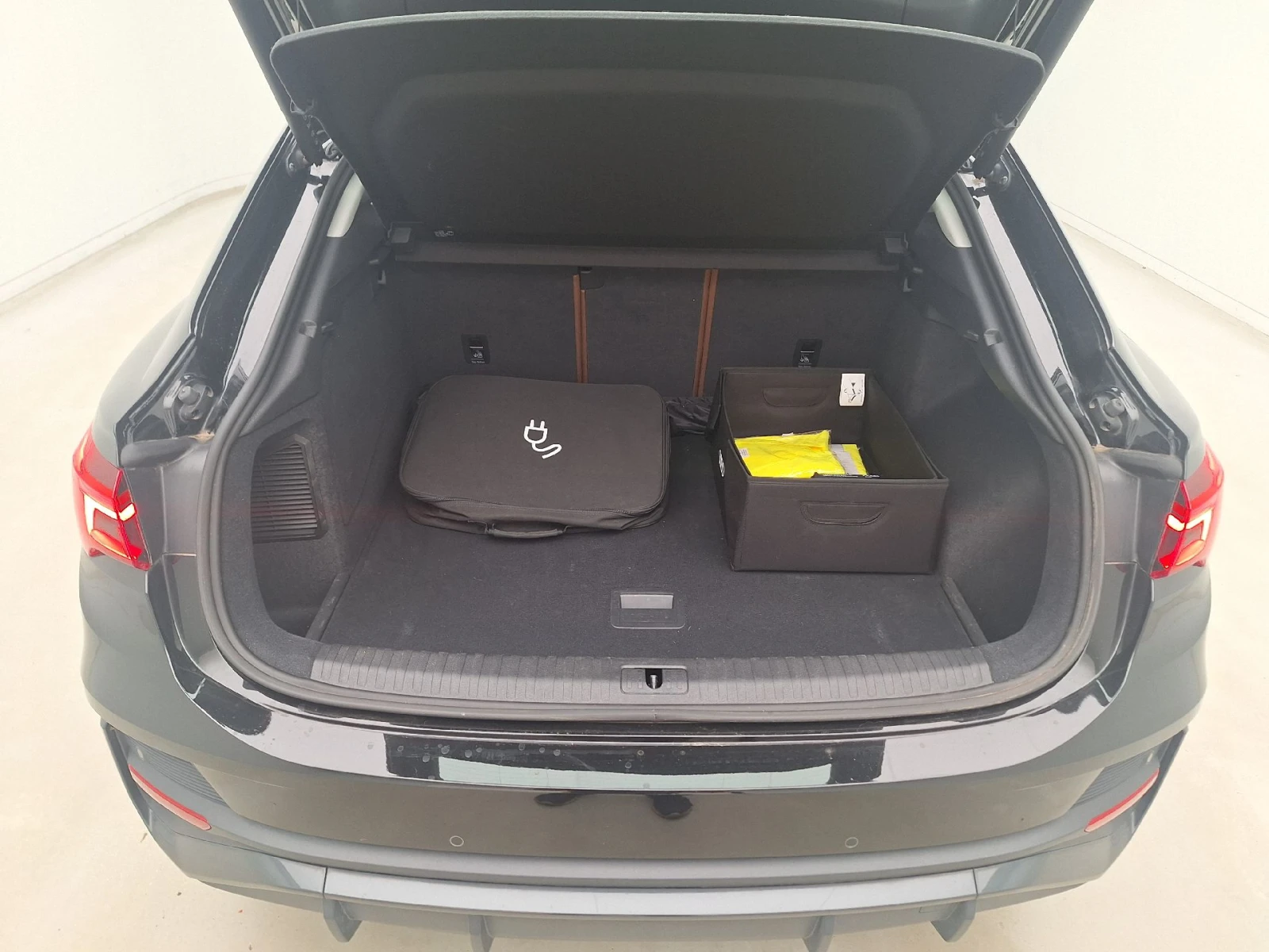 Audi Q3 Sportback 45 TFSI e S tronic Leather Navi, снимка 5 - Автомобили и джипове - 56205633