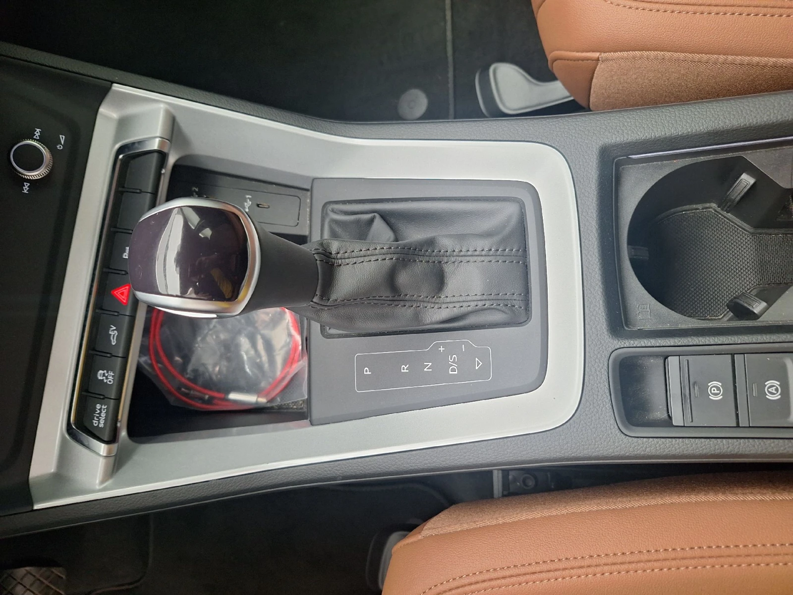 Audi Q3 Sportback 45 TFSI e S tronic Leather Navi, снимка 14 - Автомобили и джипове - 56205633