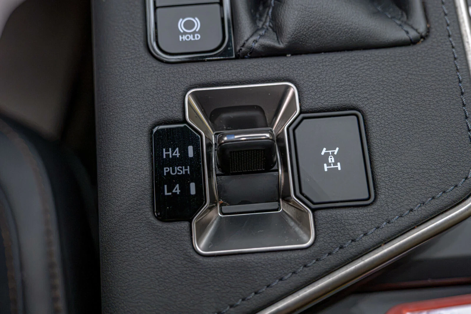 Lexus GX 550 HuD/Обдухване/Камера 360/6+ 1/Теглич/, снимка 14 - Автомобили и джипове - 56226338