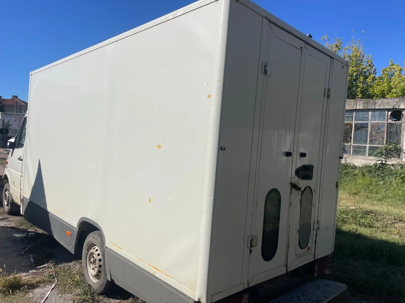 Mercedes-Benz Sprinter Само фургон , снимка 4 - Бусове и автобуси - 47443659