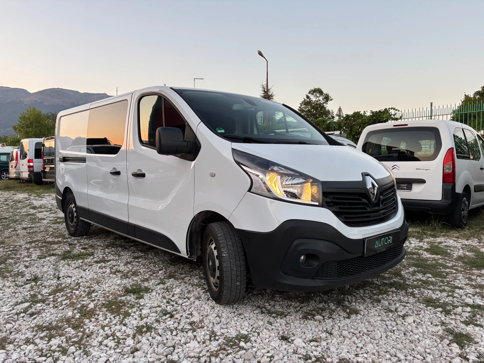 Renault Trafic ДЪЛГА БАЗА КЛИМАТИК - изображение 3