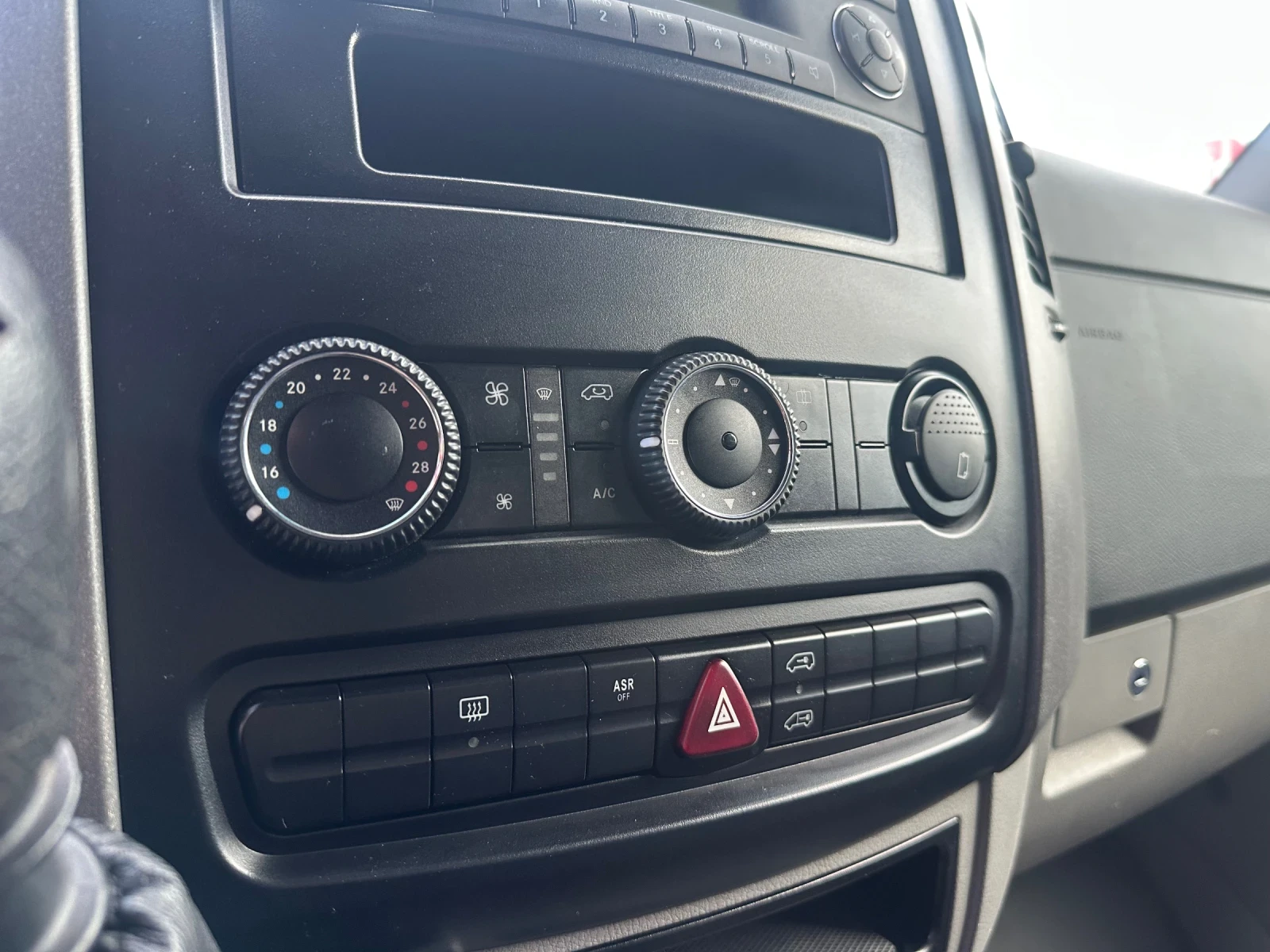 Mercedes-Benz Sprinter CDI* Климатроник* 8+ 1 места, снимка 9 - Бусове и автобуси - 55594455