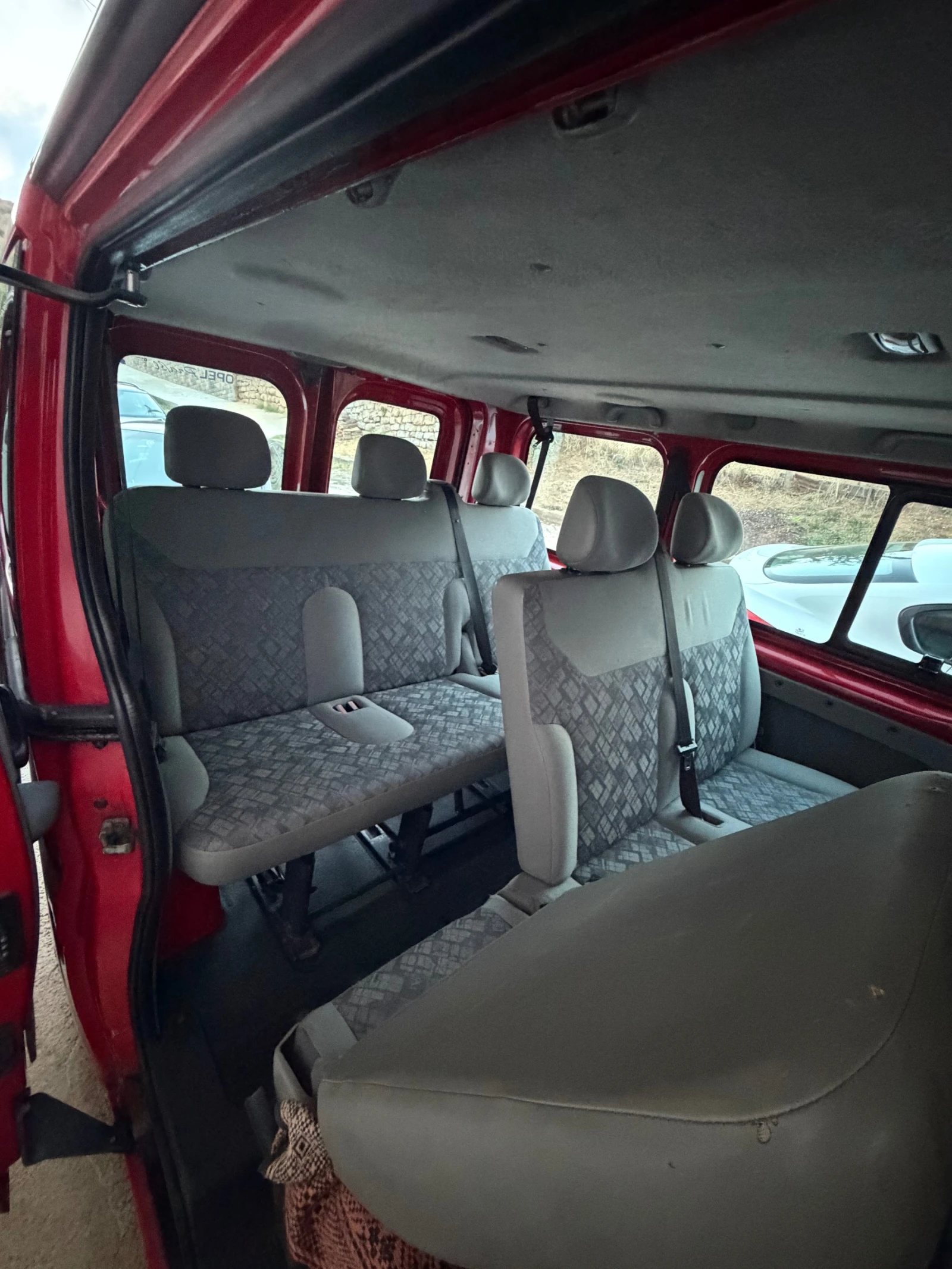Opel Vivaro, снимка 8 - Бусове и автобуси - 56059654