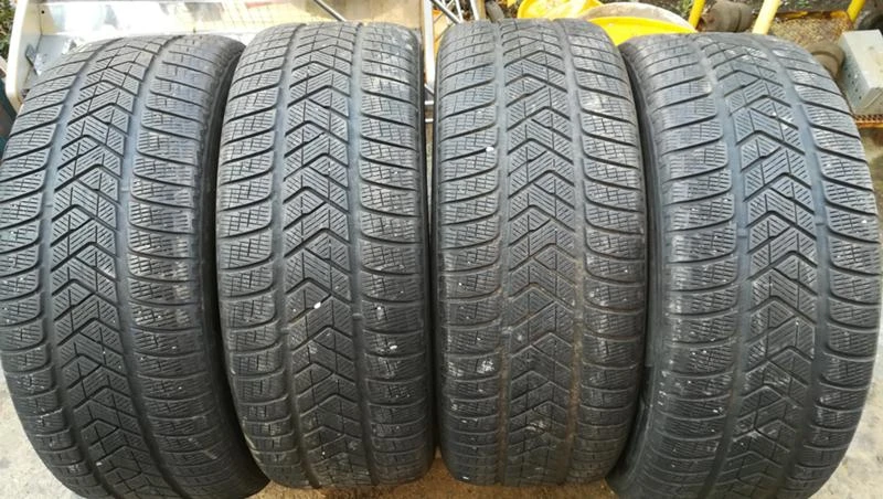 Гуми Зимни 255/55R19, снимка 1 - Гуми и джанти - 26741079