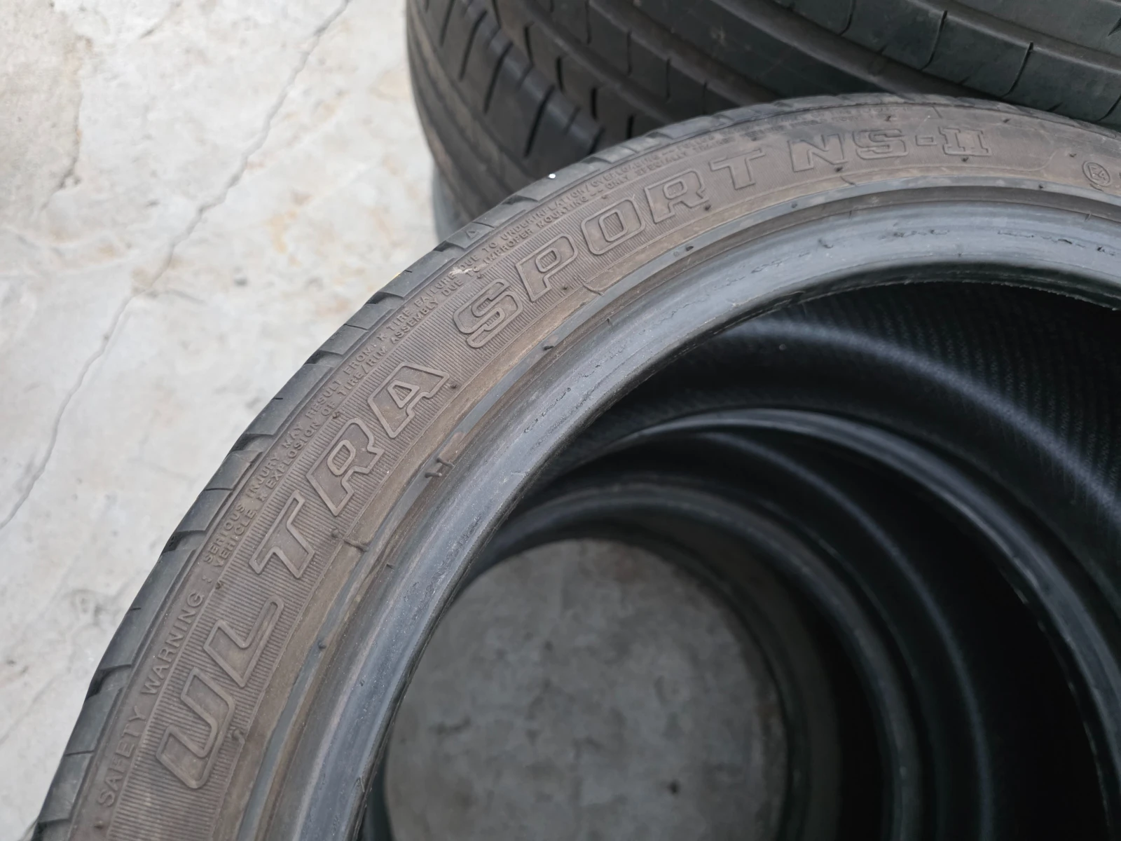 Гуми Летни 245/40R20, снимка 7 - Гуми и джанти - 54730984
