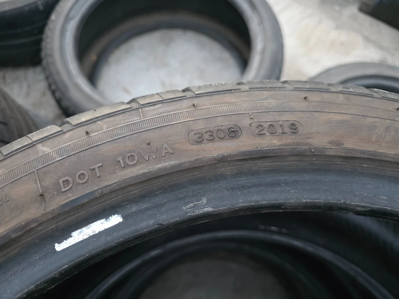 Гуми Летни 245/40R20, снимка 6 - Гуми и джанти - 54730984