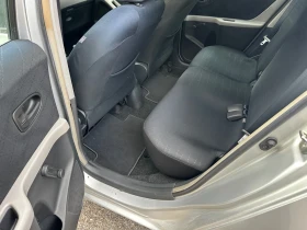 Toyota Yaris 1.3 Автоматик, снимка 11