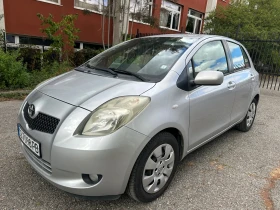 Toyota Yaris 1.3 Автоматик, снимка 2