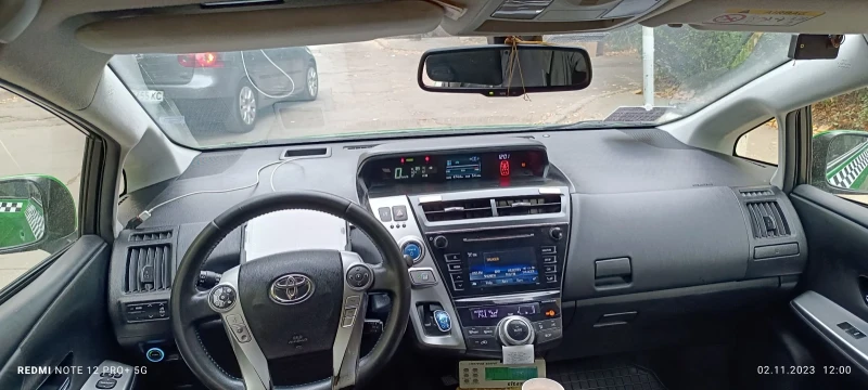 Toyota Prius, снимка 8 - Автомобили и джипове - 47295928