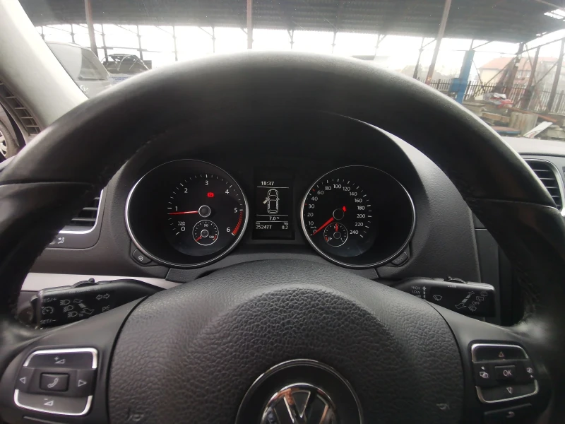 VW Golf 2.0 tdi 140 HIGHLINE, ALKANTARA, снимка 16 - Автомобили и джипове - 48588380