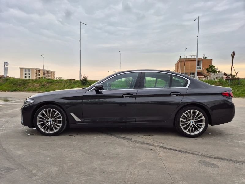 BMW 530 D xdrive premium selection в гаранция до 2027, снимка 4 - Автомобили и джипове - 52218215