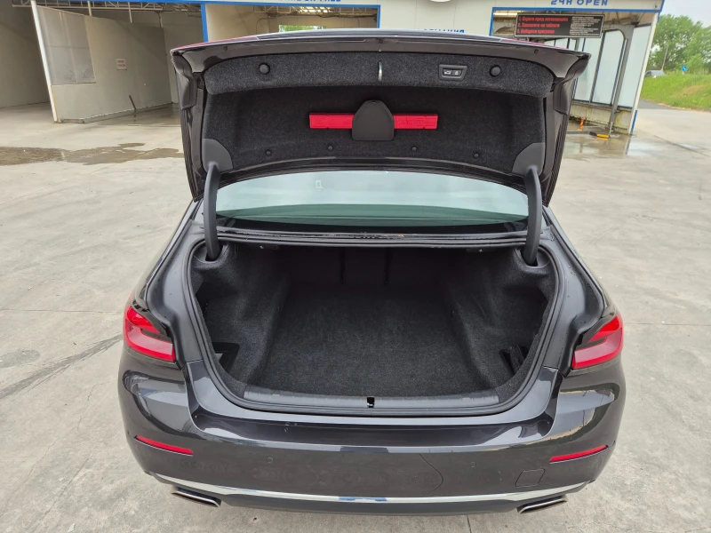 BMW 530 D xdrive premium selection в гаранция до 2027, снимка 8 - Автомобили и джипове - 52218215