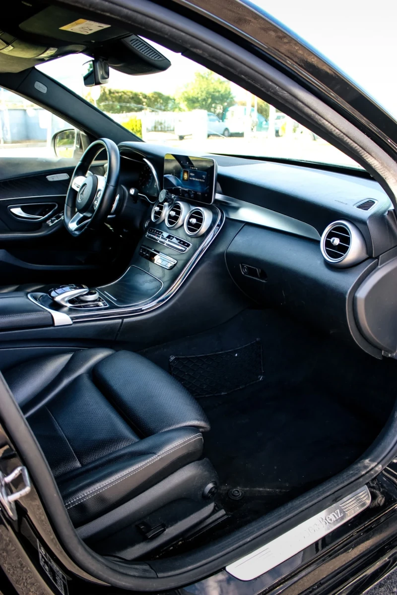 Mercedes-Benz C 220 AMG pack/Digital/Ambient/Burmester/Multibeam, снимка 11 - Автомобили и джипове - 51782749