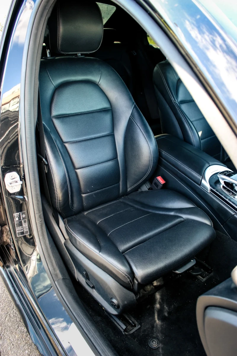 Mercedes-Benz C 220 AMG pack/Digital/Ambient/Burmester/Multibeam, снимка 10 - Автомобили и джипове - 51782749