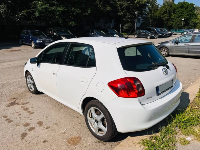Toyota Auris 2.2 D-Cat, снимка 3 - Автомобили и джипове - 52578355