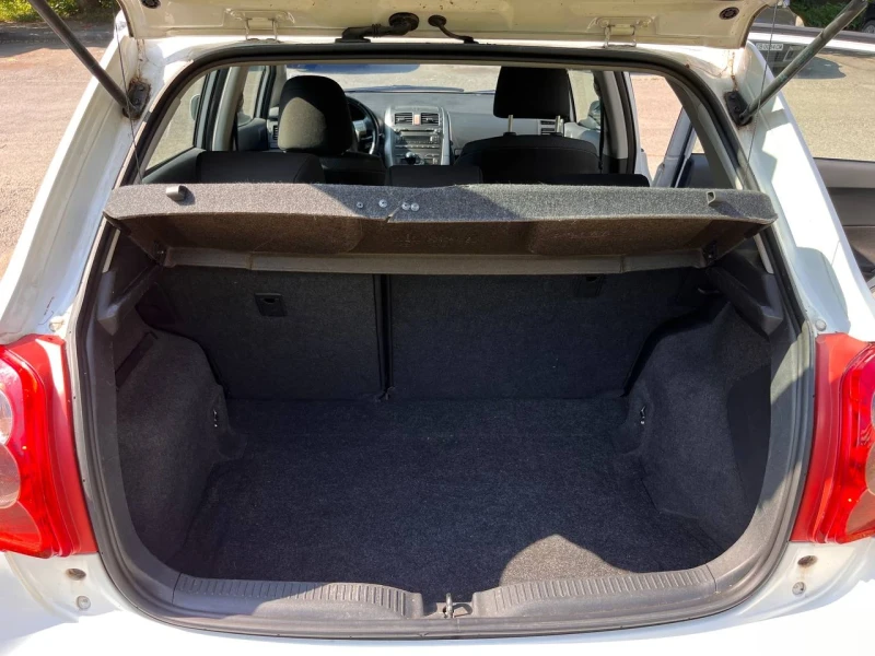 Toyota Auris 2.2 D-Cat, снимка 9 - Автомобили и джипове - 52578355